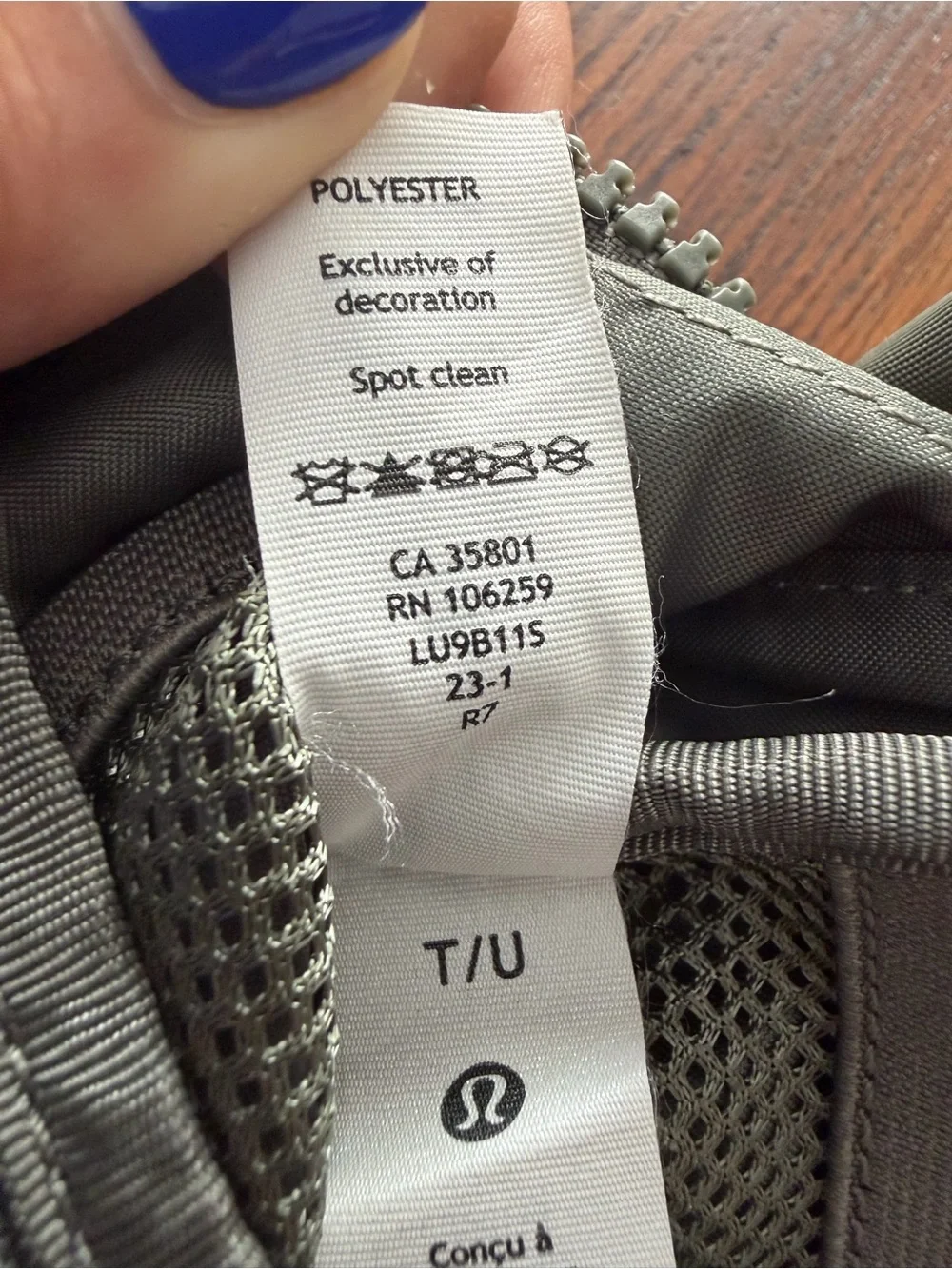 Lululemon Everywhere Belt Bag 2L Grey Sage Crossbody Waist Bag O/S EUC - Picture 10 of 10